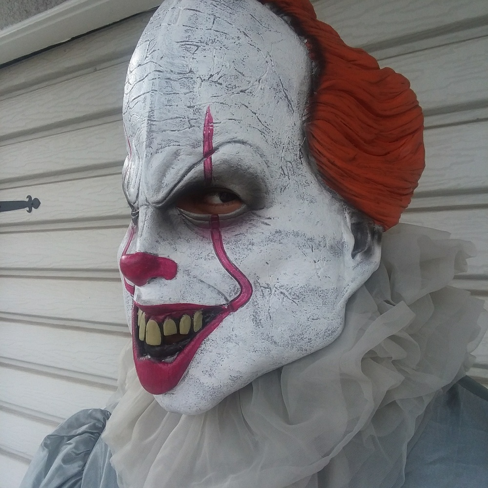 Pennywise it costume